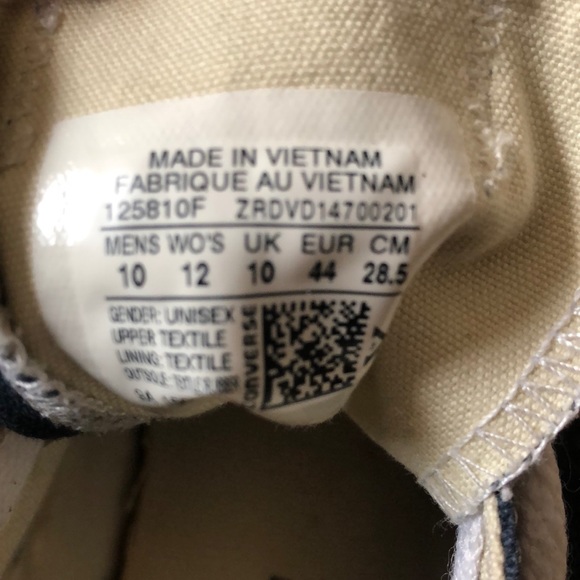 Converse - Picture 2 of 3